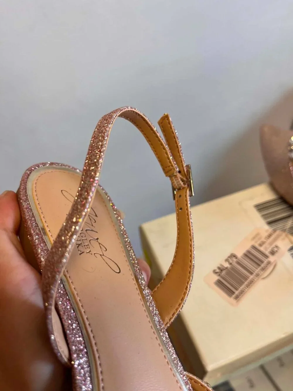 Jewel Badgley Mischka Women's Camden Rose Gold Pointed Flat Size 8 - P1